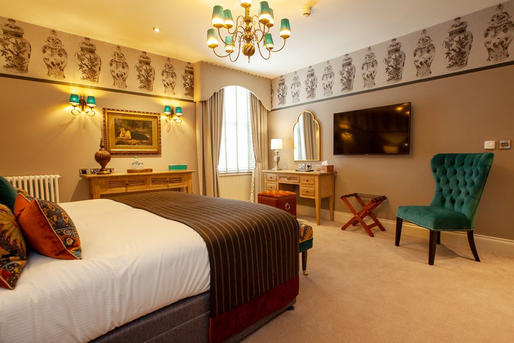 The Fox and Hounds Country Inn Latimer Luxury Cottage Bedroom