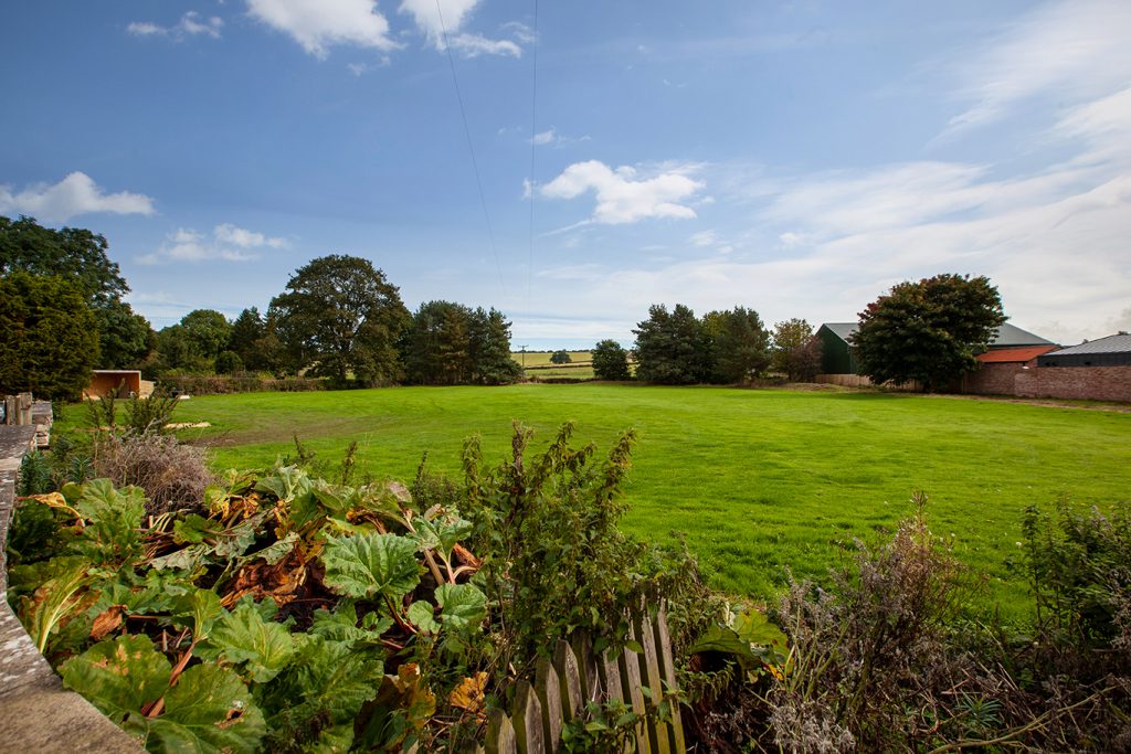 The Fox and Hounds Country Inn Field